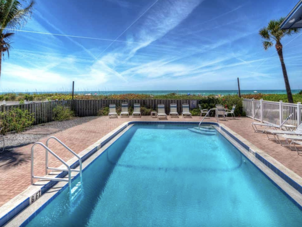 Holmes Beach Vacation end Unit Rental with Gulf View